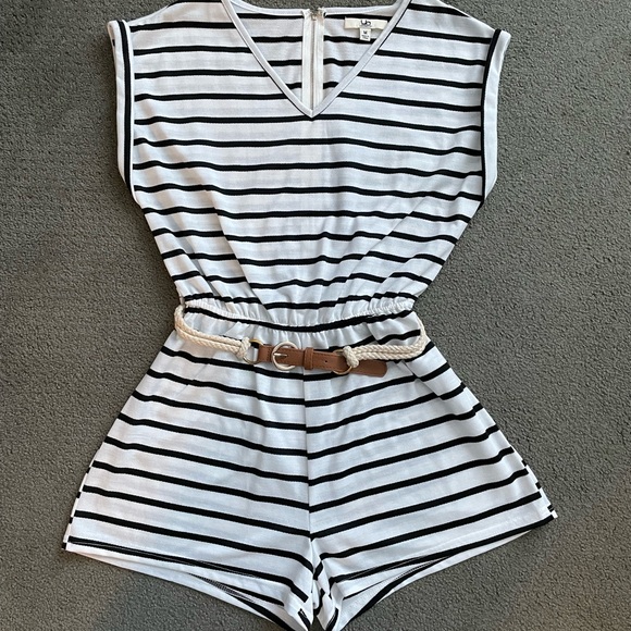 NWOT Bobbles & Lace Striped Romper - Picture 4 of 8